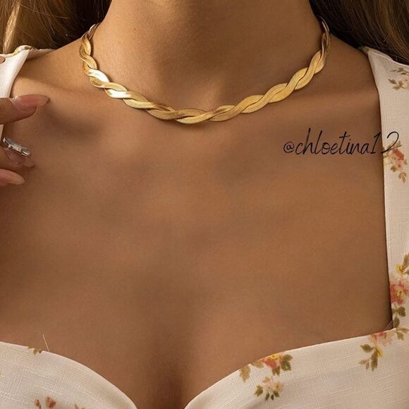 #29 NEW Silver Twisted Herringbone Snake Necklace - Picture 2 of 9